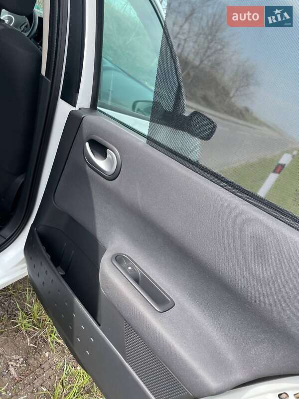 Седан Renault Megane 2008 в Дубно