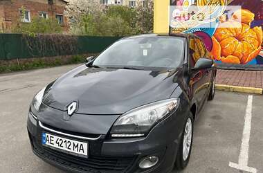 Хэтчбек Renault Megane 2013 в Вишневом