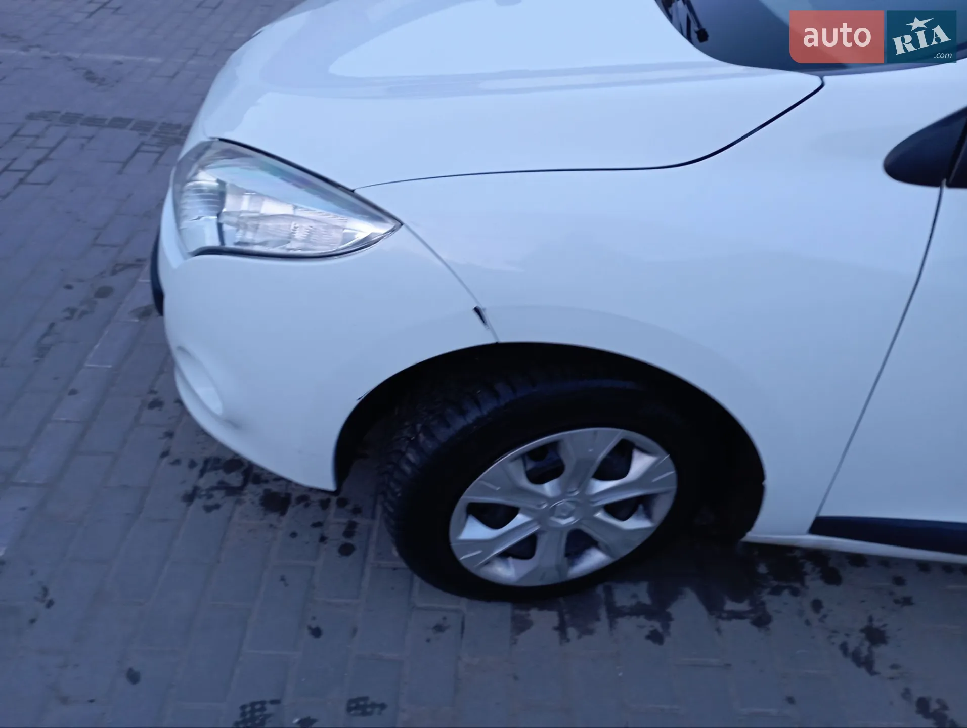 2010 Renault Megane - мініатюра 11