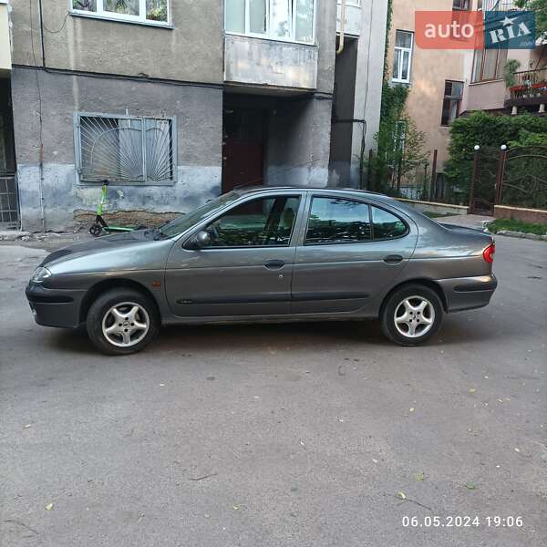Седан Renault Megane 2003 в Львове