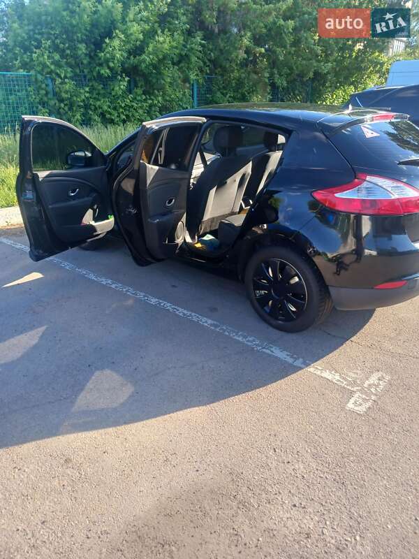 Хетчбек Renault Megane 2011 в Коростені фото 13 Хетчбек Renault Megane 2011 в Коростені