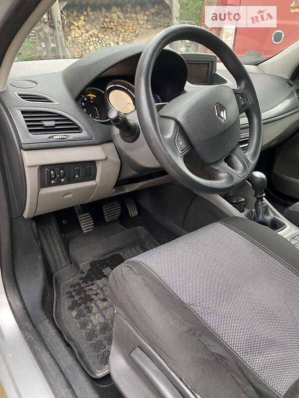 Универсал Renault Megane 2009 в Львове фото 6 Универсал Renault Megane 2009 в Львове