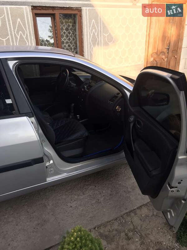 Седан Renault Megane 2005 в Рогатине