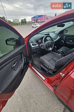 Хэтчбек Renault Megane 2010 в 