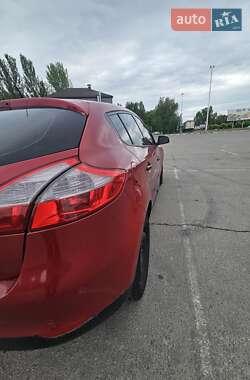 Хэтчбек Renault Megane 2010 в 