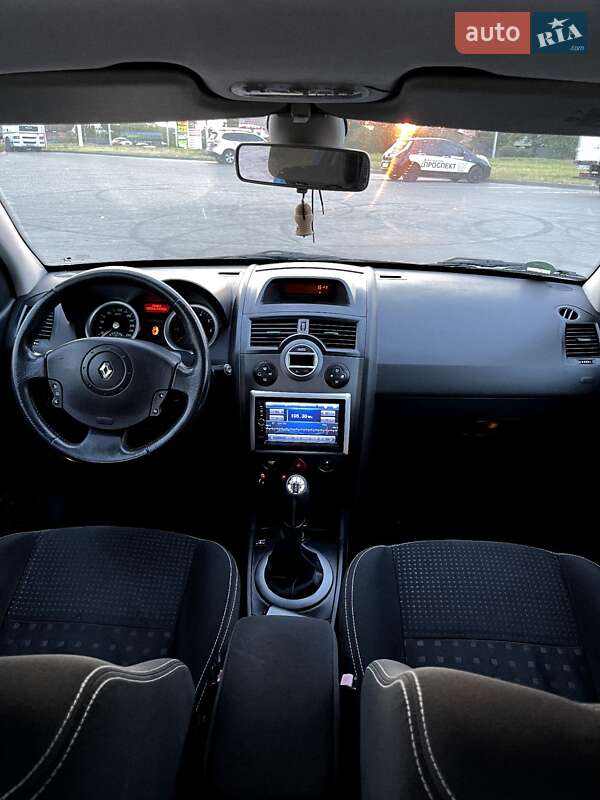 Хэтчбек Renault Megane 2005 в Новомосковске фото 12 Хэтчбек Renault Megane 2005 в Новомосковске