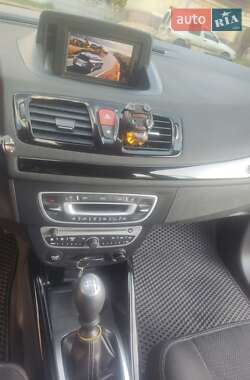 Хэтчбек Renault Megane 2011 в 