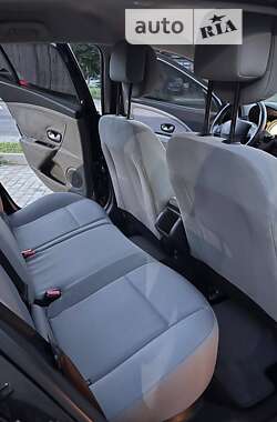 Хэтчбек Renault Megane 2009 в 