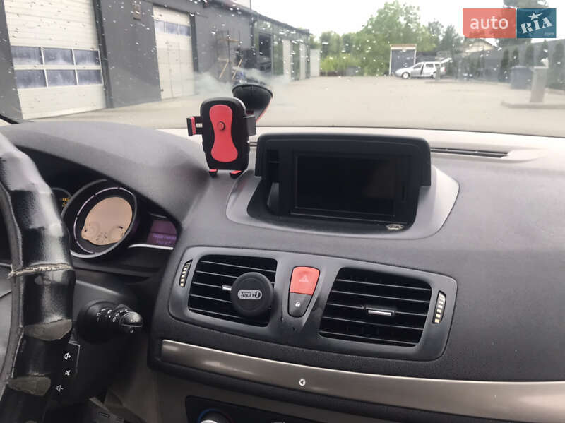 Хетчбек Renault Megane 2011 в Шептицькому фото 12 Хетчбек Renault Megane 2011 в Шептицькому