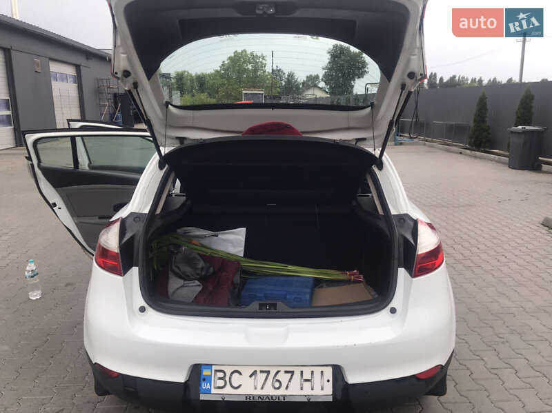 Хетчбек Renault Megane 2011 в Шептицькому фото 17 Хетчбек Renault Megane 2011 в Шептицькому
