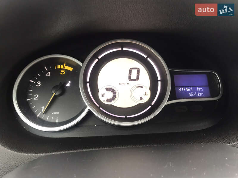 Хетчбек Renault Megane 2011 в Шептицькому фото 27 Хетчбек Renault Megane 2011 в Шептицькому