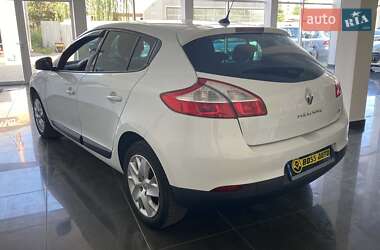 Хэтчбек Renault Megane 2011 в 