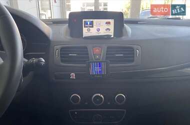 Хэтчбек Renault Megane 2011 в 