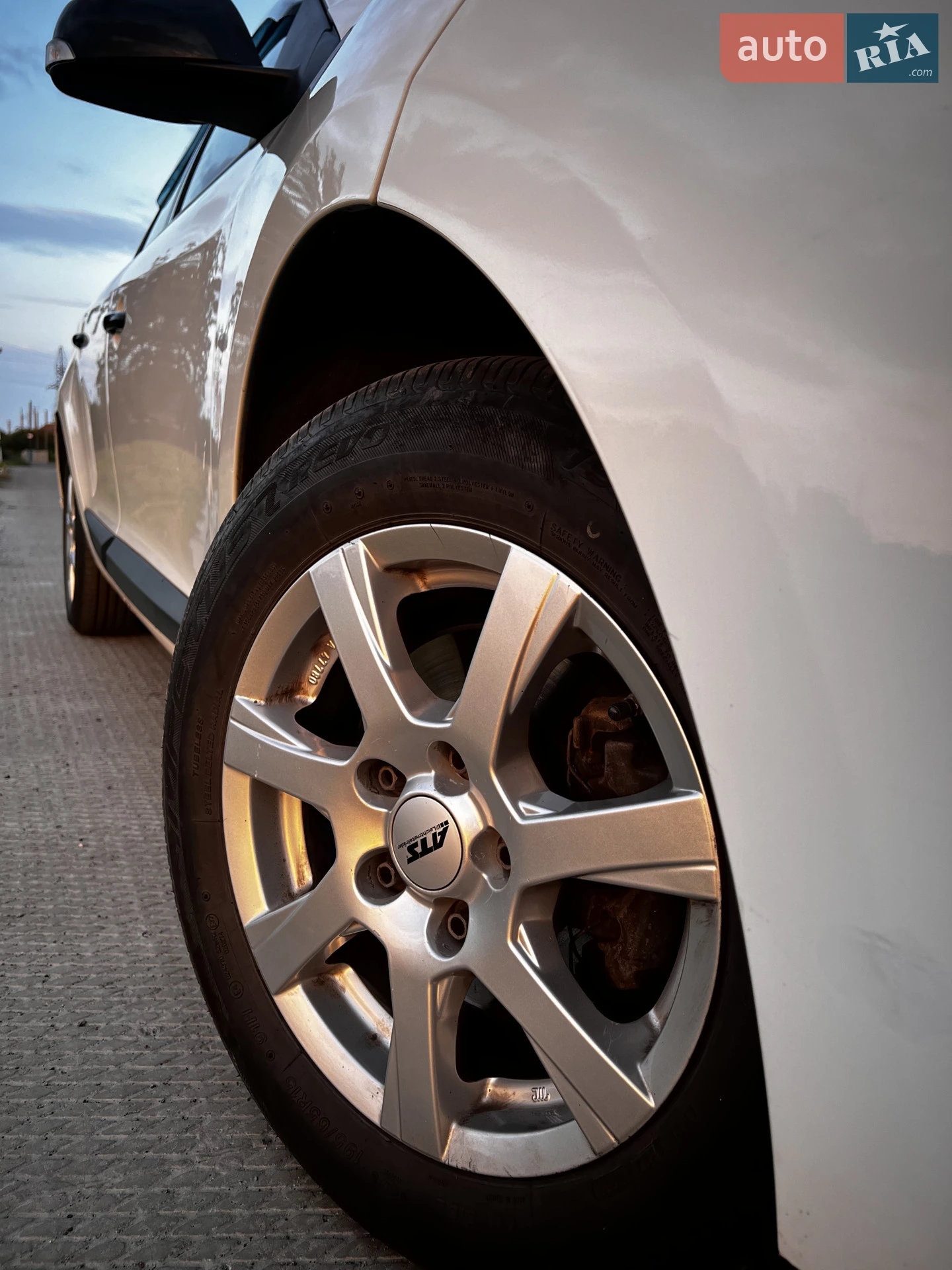 2010 Renault Megane - мініатюра 3