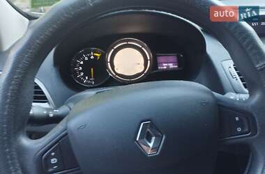 Хэтчбек Renault Megane 2015 в 