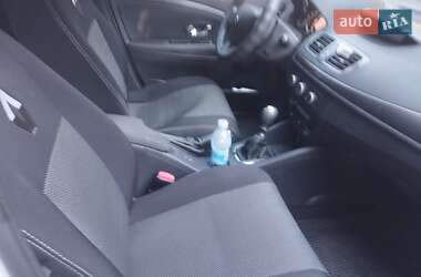 Хэтчбек Renault Megane 2015 в 