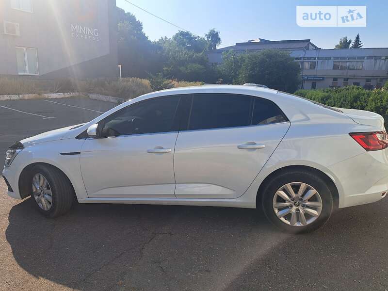 Седан Renault Megane 2021 в Кропивницком
