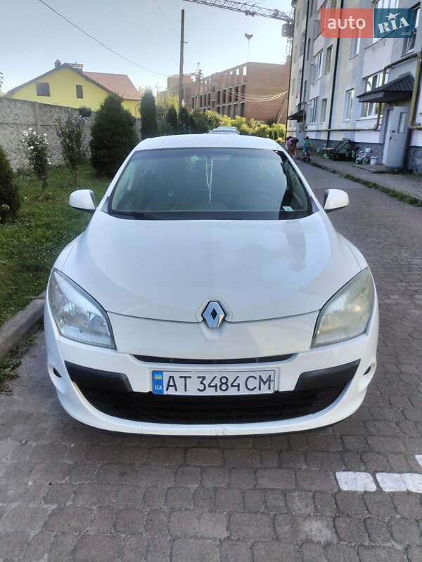 Хетчбек Renault Megane 2012 в Івано-Франківську фото 2 Хетчбек Renault Megane 2012 в Івано-Франківську