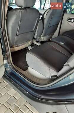 Універсал Renault Megane 2002 в 
