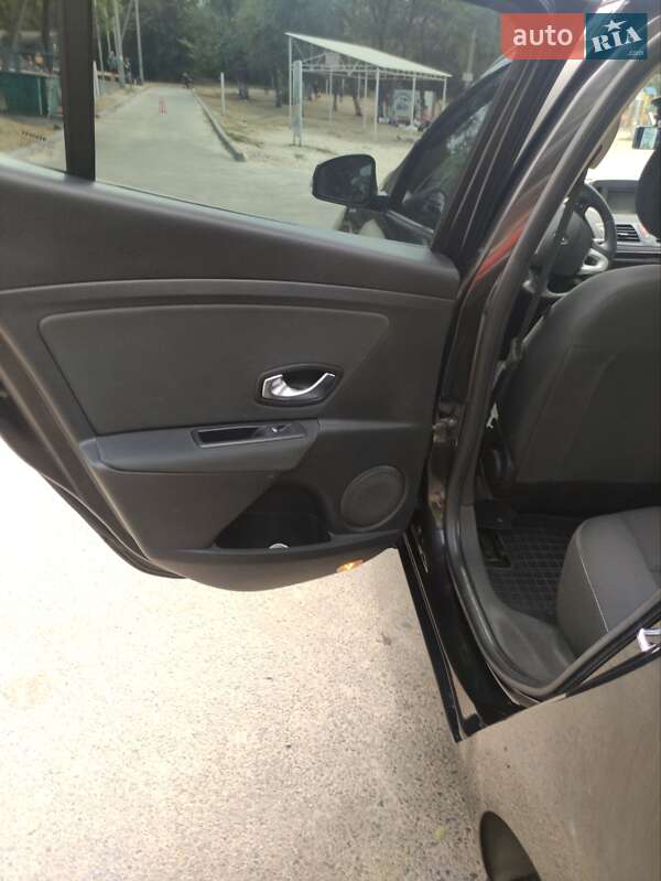 Хэтчбек Renault Megane 2010 в Кривом Роге