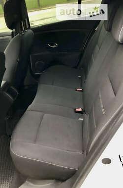 Хэтчбек Renault Megane 2013 в 