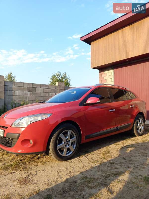 Універсал Renault Megane 2011 в Сарнах