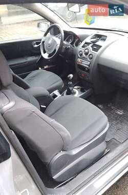 Хэтчбек Renault Megane 2005 в 