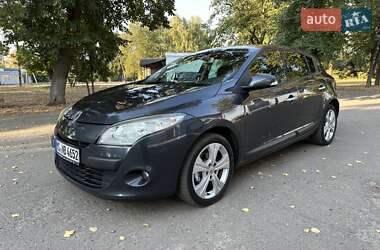 Хэтчбек Renault Megane 2010 в 