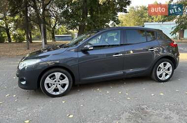 Хэтчбек Renault Megane 2010 в 