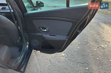 Хэтчбек Renault Megane 2010 в 