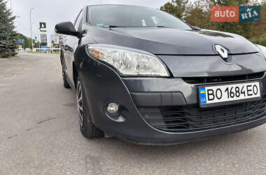 Хэтчбек Renault Megane 2011 в 