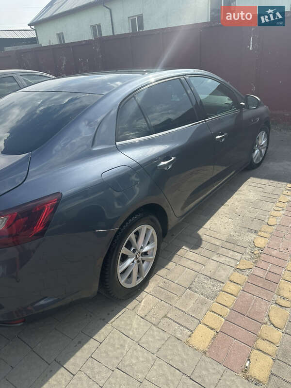 Седан Renault Megane 2018 в Рава-Русской
