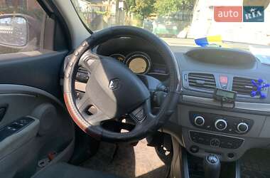 Хэтчбек Renault Megane 2011 в 