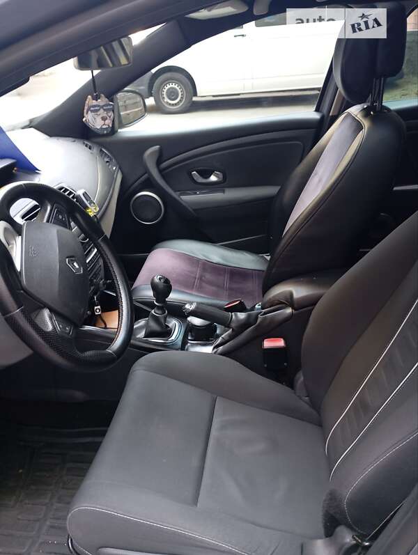 Хэтчбек Renault Megane 2010 в Киеве фото 14 Хэтчбек Renault Megane 2010 в Киеве