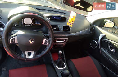 Хэтчбек Renault Megane 2012 в 