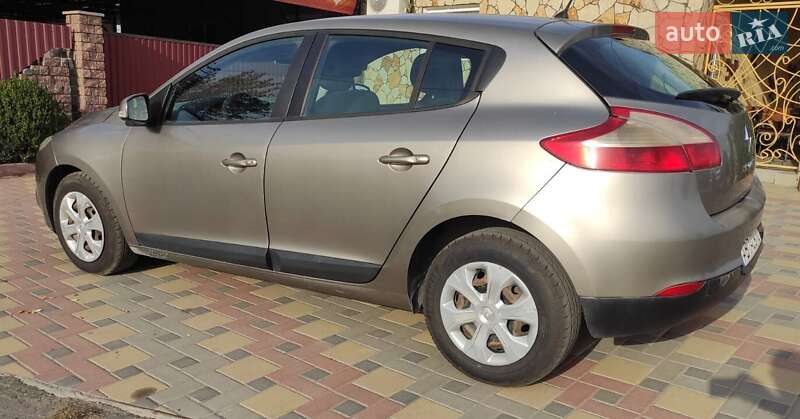 Хетчбек Renault Megane 2009 в 