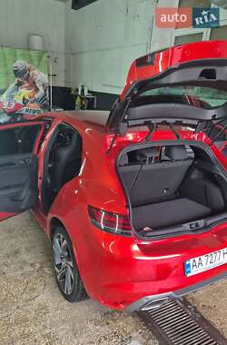 Хэтчбек Renault Megane 2021 в 