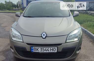 Хетчбек Renault Megane 2011 в Сарнах