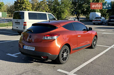 Купе Renault Megane 2010 в 