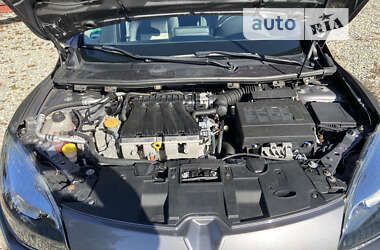 Хэтчбек Renault Megane 2012 в 
