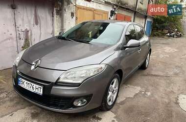 Хетчбек Renault Megane 2012 в 