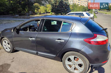 Хэтчбек Renault Megane 2010 в 