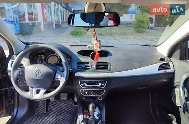 Хэтчбек Renault Megane 2010 в 