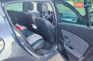 Хэтчбек Renault Megane 2010 в 