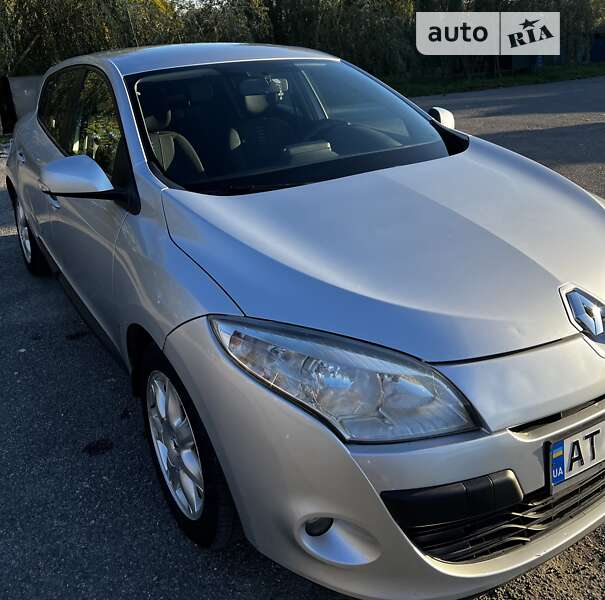 Хэтчбек Renault Megane 2011 в Тлумаче