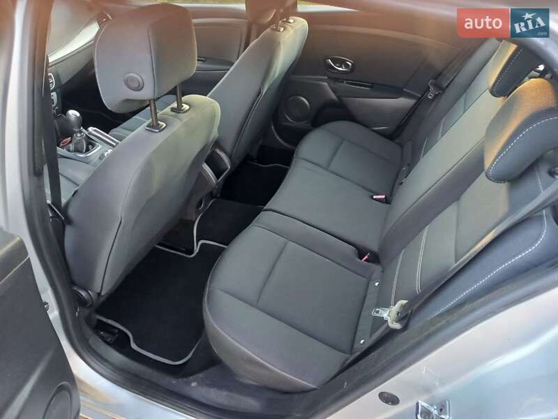 Універсал Renault Megane 2014 в Мурованих Курилівцях