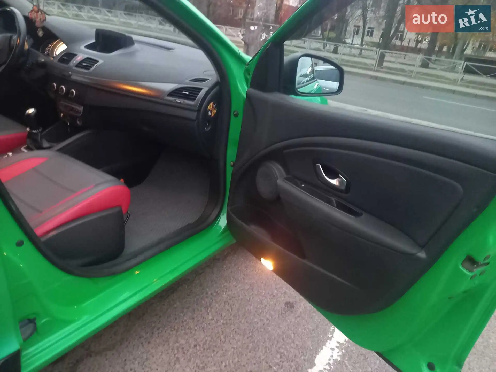 2011 Renault Megane - мініатюра 25