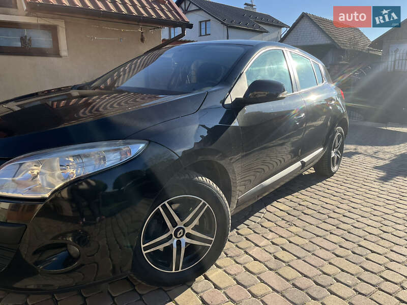 Хэтчбек Renault Megane 2009 в Николаеве фото 13 Хэтчбек Renault Megane 2009 в Николаеве