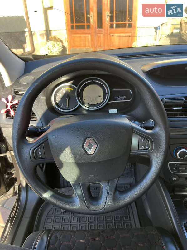 Хэтчбек Renault Megane 2009 в Николаеве фото 20 Хэтчбек Renault Megane 2009 в Николаеве