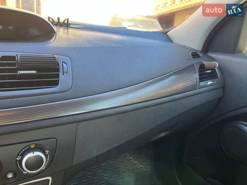 Хэтчбек Renault Megane 2009 в Николаеве фото 27 Хэтчбек Renault Megane 2009 в Николаеве